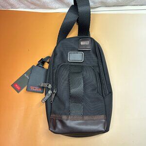 NWT  TUMI SLING BAG In black